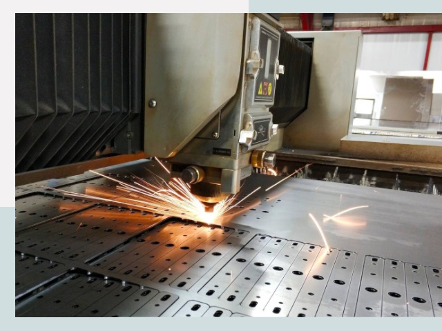 Лазерная резка металла в Чапаевске от 613 руб.